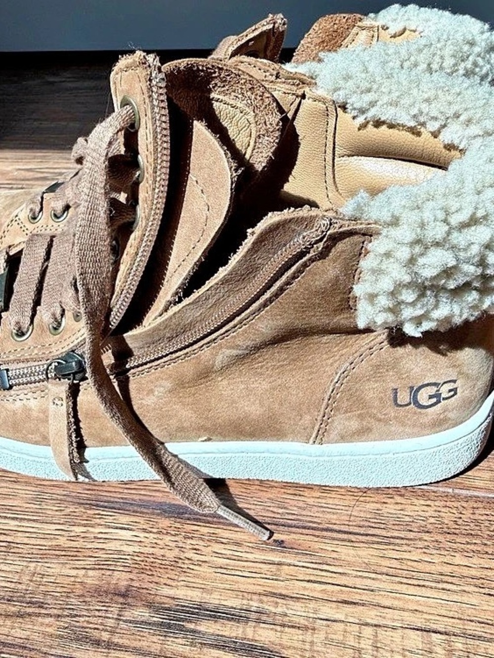 UGG Fynn High Top High Top Sneakers Brown US 5